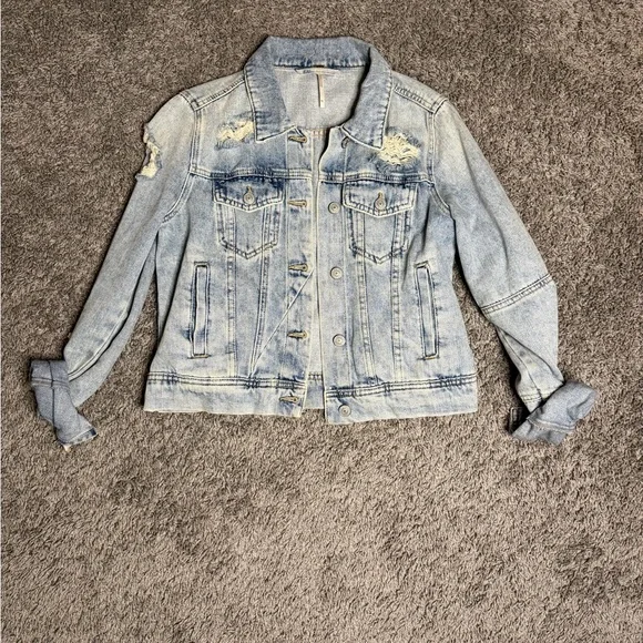Free People Light Wash Distressed Denim Jacket Size XS - Picture 1 of 6